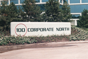 19B-48_100 Corporate North Gateway Sign_Andre´ Richardson King